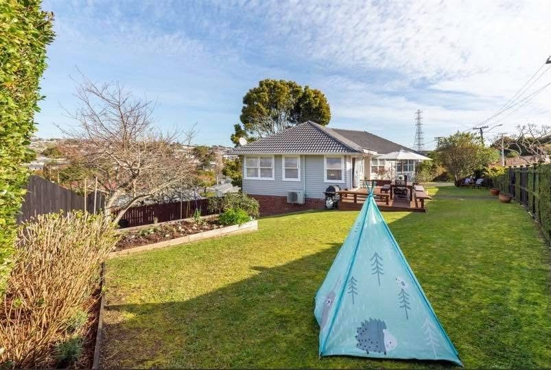 New Windsor real estate agent — sold result achieved by Sarah and Julie Harcourts, top Auckland real estate agents specialising in New Windsor.