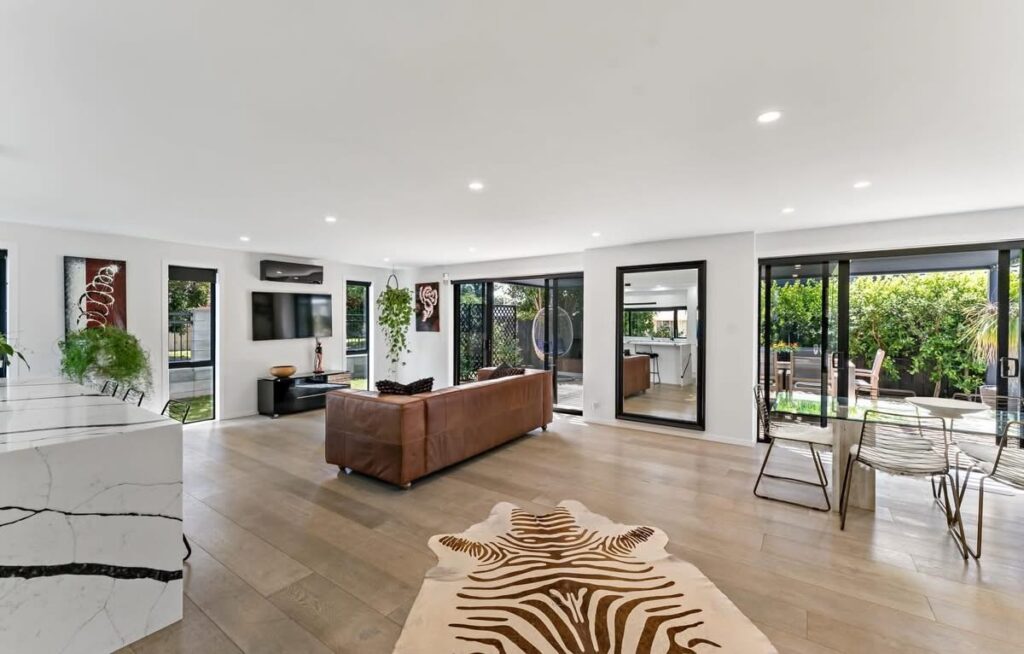 Te Atatu Peninsula real estate agent — another successful sale by Sarah and Julie Harcourts, top Auckland real estate agents known for results in Te Atatu Peninsula.